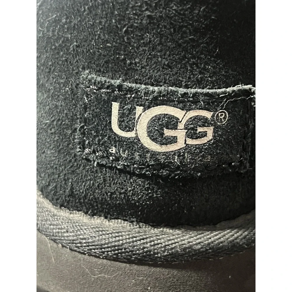 UGG step out